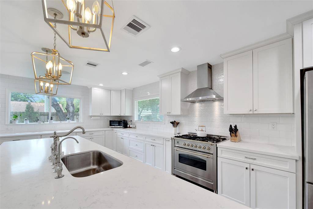 View of kitchen :4.