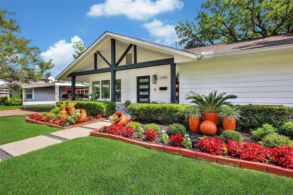 Located in Oak Forest!