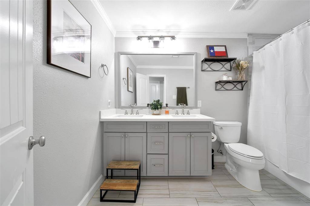 View of secndary bathroom.