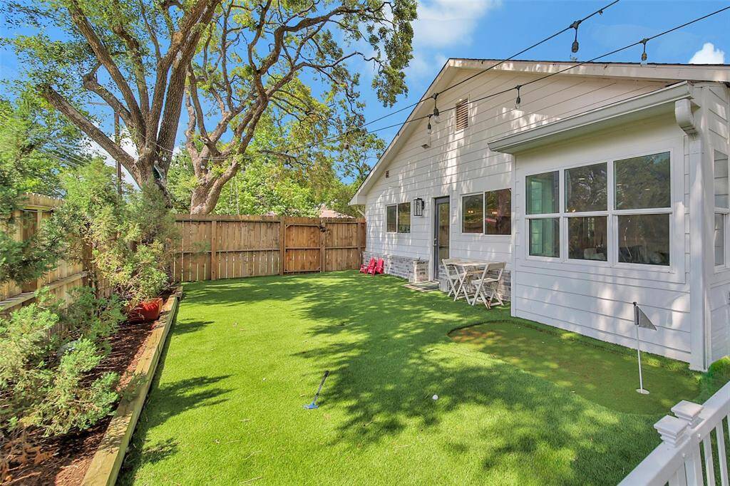 View of backyard :2.