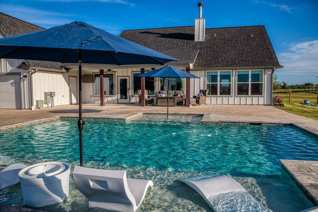 Stunning pool!!