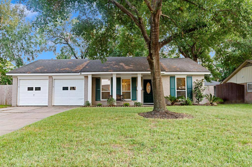 Welcome home to 13815 Britoak Ln!