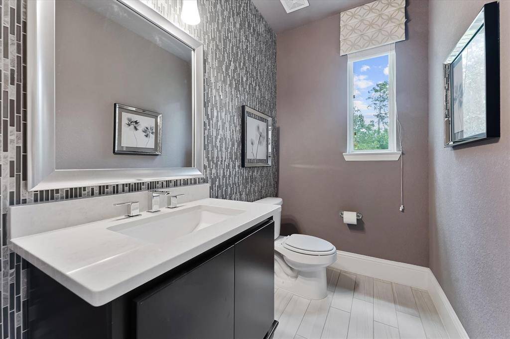 Guest bath up