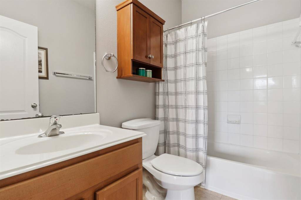 2nd Floor bath