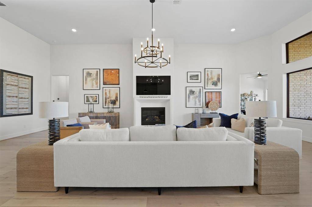 REPRESENTATIVE PHOTO: Colors and options vary. Confirm options and selections with onsite Community Sales Manager.