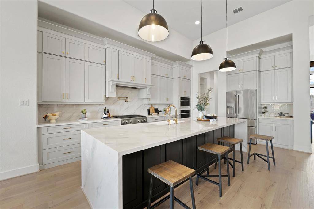 REPRESENTATIVE PHOTO: Colors and options vary. Confirm options and selections with onsite Community Sales Manager.