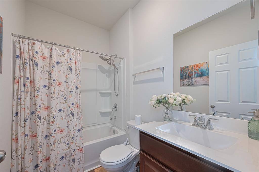 DOWNSTAIRS BATHROOM