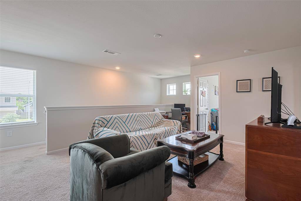 UPSTAIRS FAMILY/GAME ROOM
