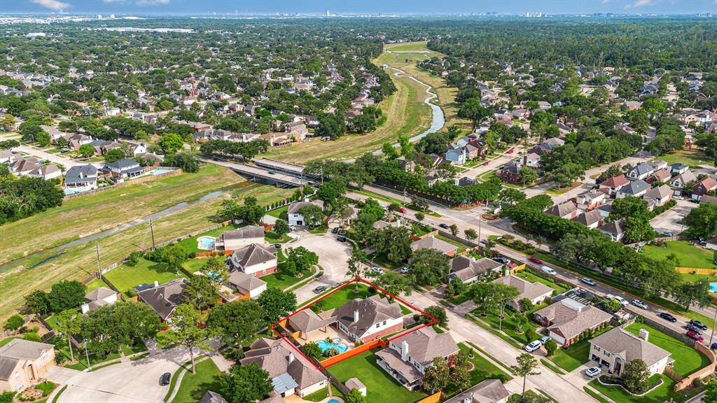 Overview of the Neighboorhood!