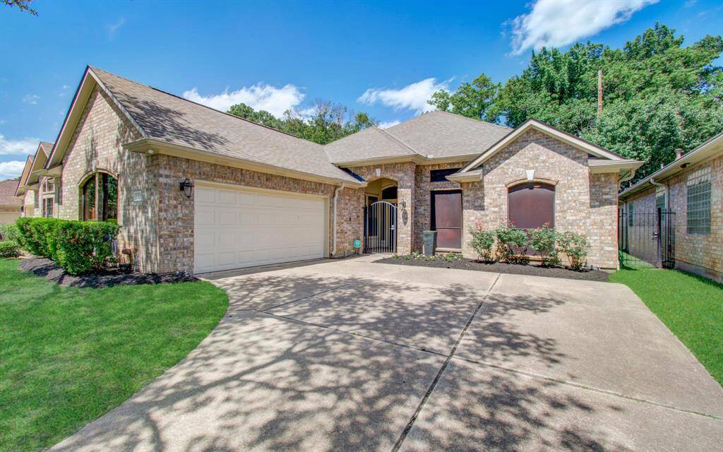 Rare 4 bedroom patio home in Oaktree Place!