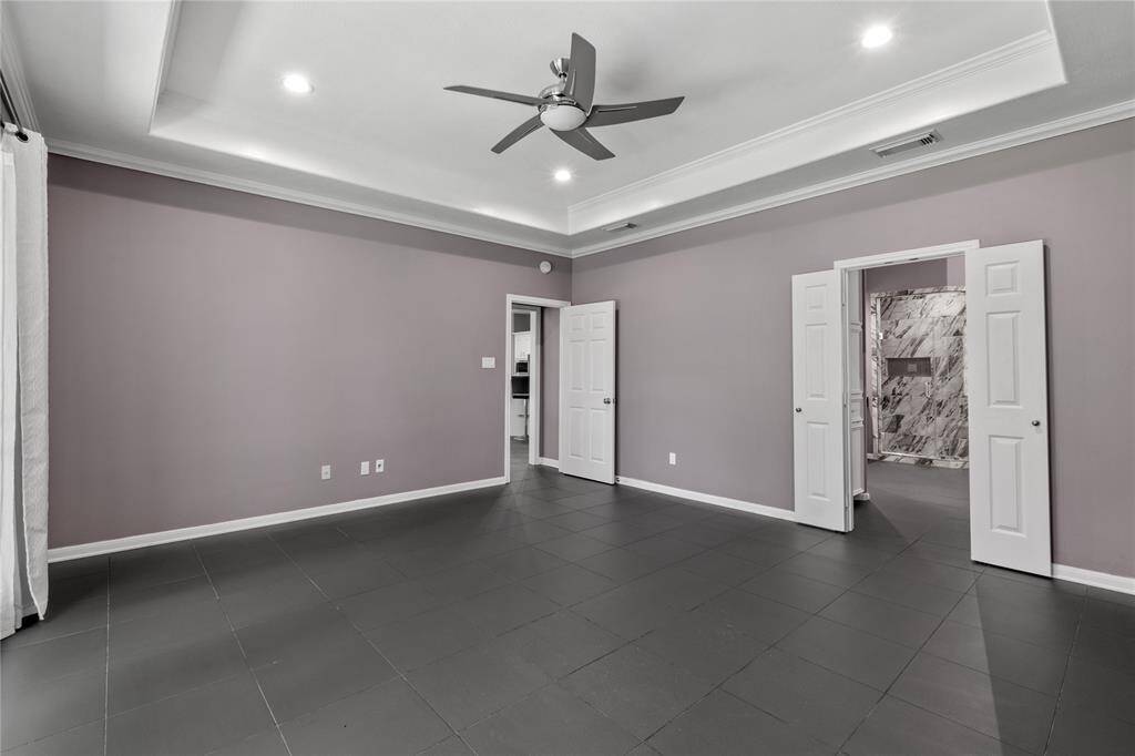 Tray ceilings and ceiling fan