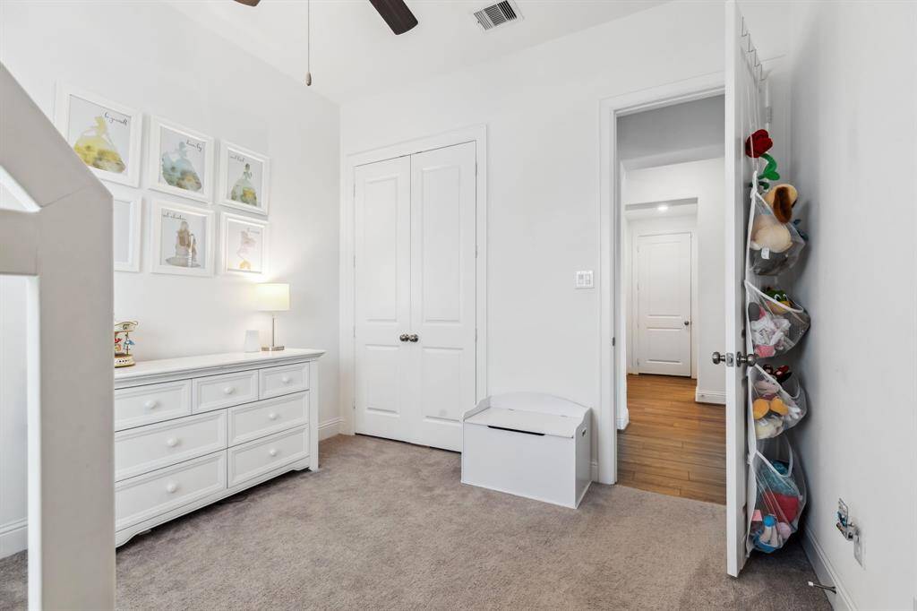 Another view of this room.