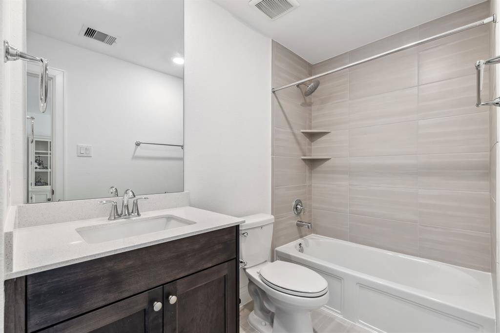Full bathroom upstairs.