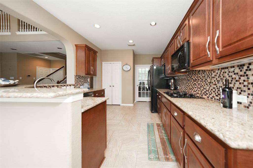Beautifully appointed kitchen