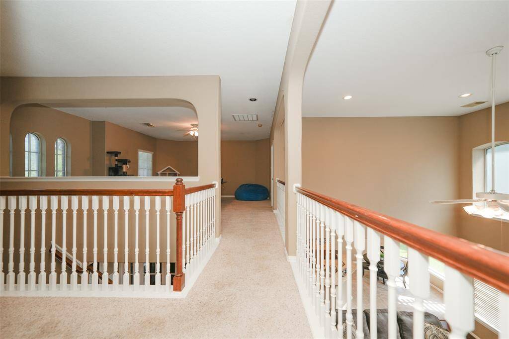Second floor walk way