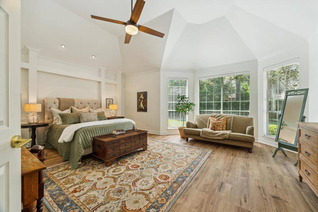 Primary suite.  Ceiling and molding details. View.