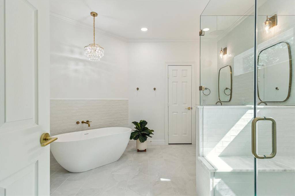 Luxurious bathroom