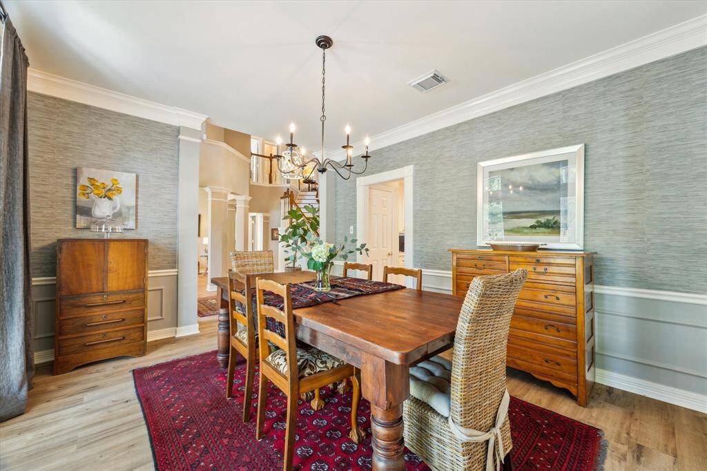Elegant dining room.