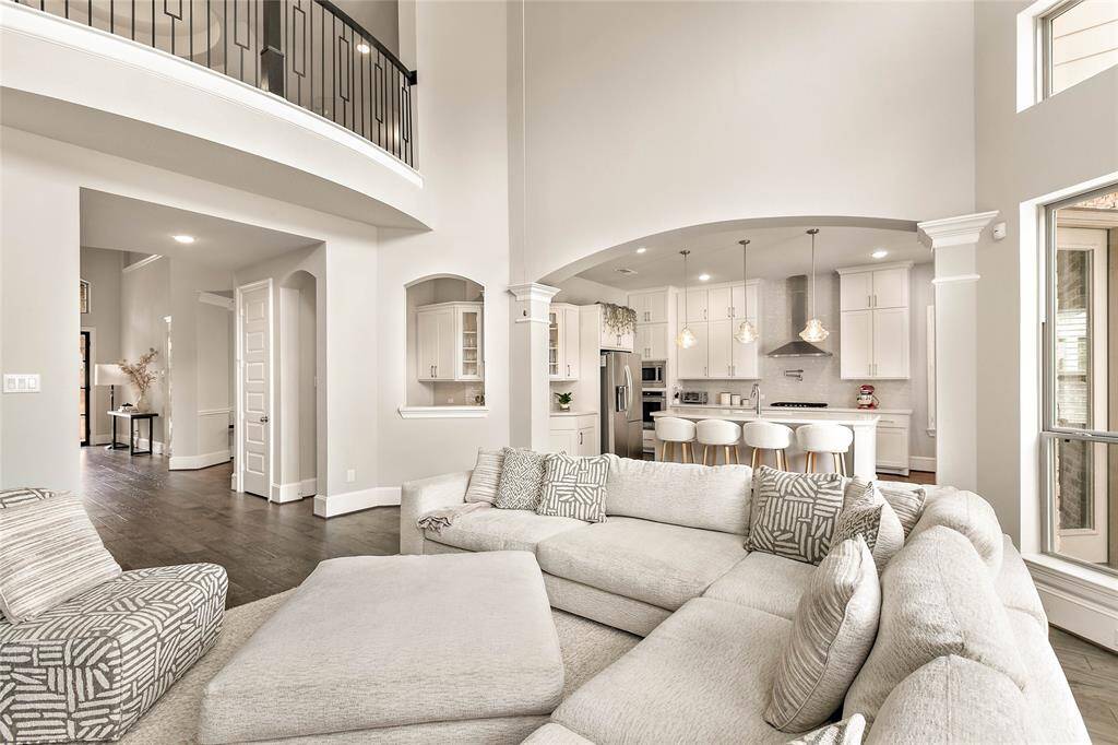 A seamless transition between the living and kitchen spaces, perfect for everyday living and entertaining.