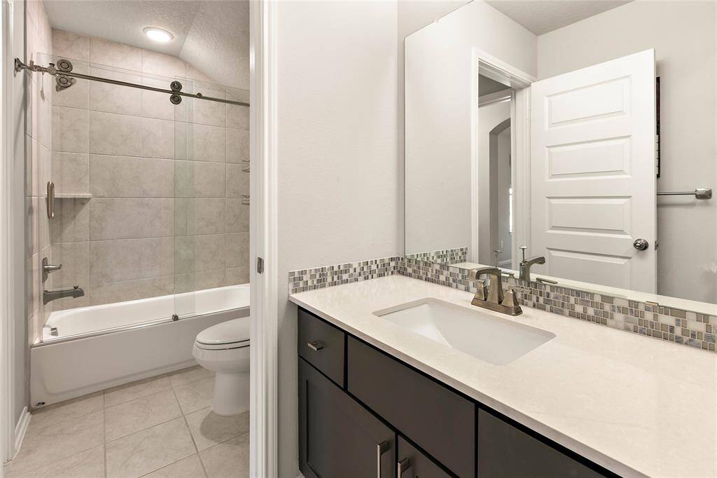 Jack n Jill bathroom.