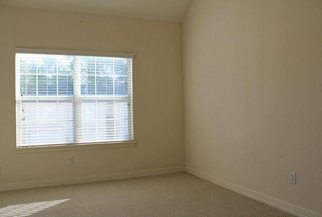 2ND BEDROOM, LARGE WINDOWS