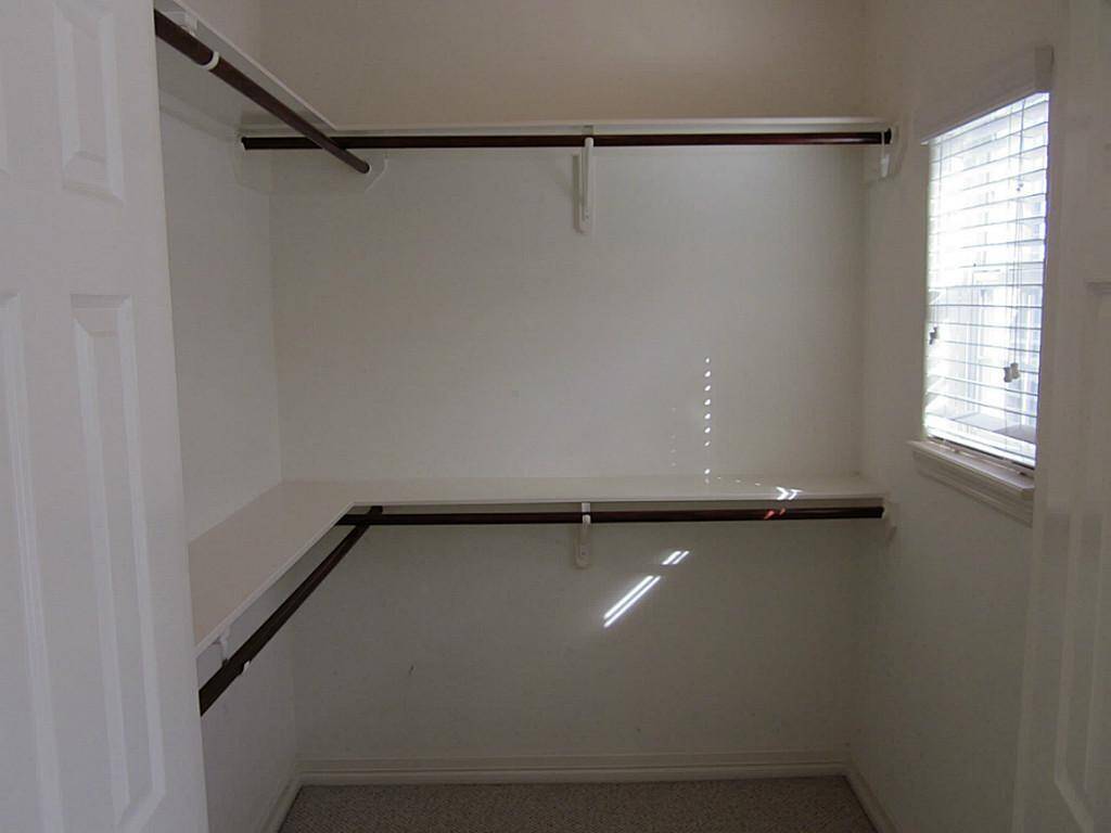 2ND BEDROOM LARGE WALKIN CLOSET