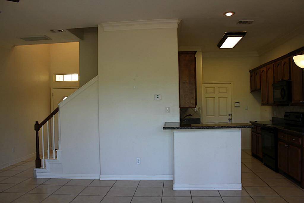 SPACIOUS LIVING AREA
