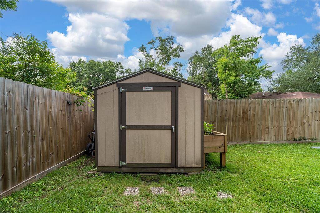 Storage shed