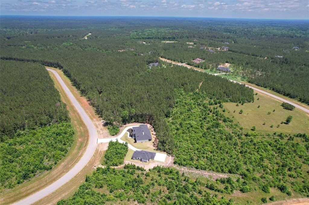 Fiber internet, low taxes (no MUD), parks, trails & more—minutes from schools, dining, and shopping!