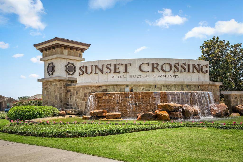 Sunset Crossing is more than just a neighborhood – it’s a community you’ll love coming home to.Featuring a stunning waterfall entrance and beautiful landscaping, this D.R. Horton community combines comfort, style, and family-friendly living in one perfect package.
