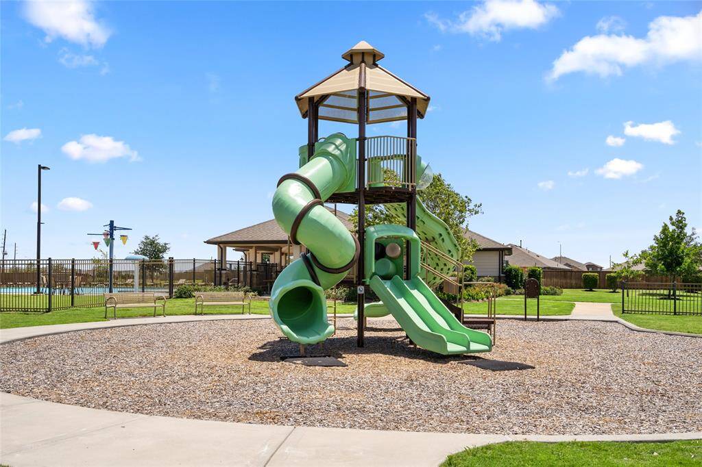 Looking for a community where your kids can play safely and freely? At Sunset Crossing, the private playground is designed for adventure, laughter, and neighborhood fun.