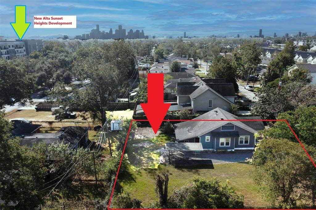 10,600 sq ft per HCAD. New construction developments all around. Does NOT appear to be part of a Special Minimum Lot Size requirement. Please verify.
