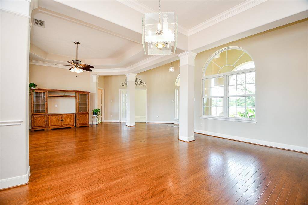 Lots of natural lighting and neutral paint color tones