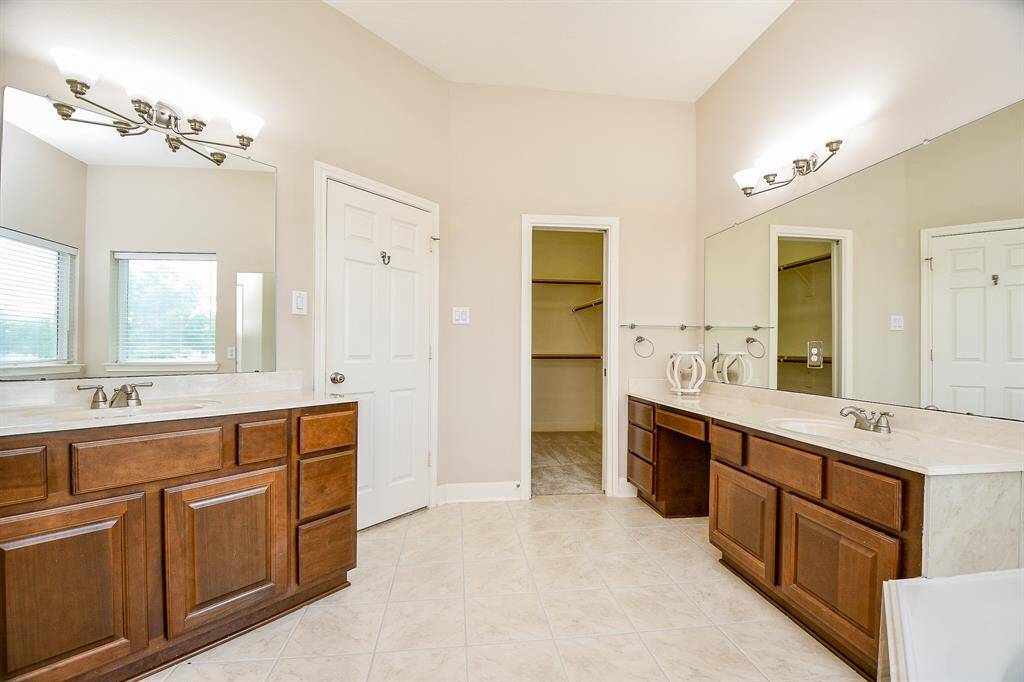 Oversized Separate sinks