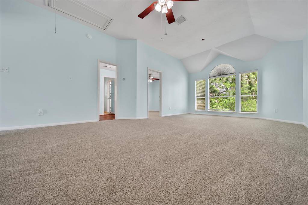 Massive gameroom - upstairs. NEW carpet!