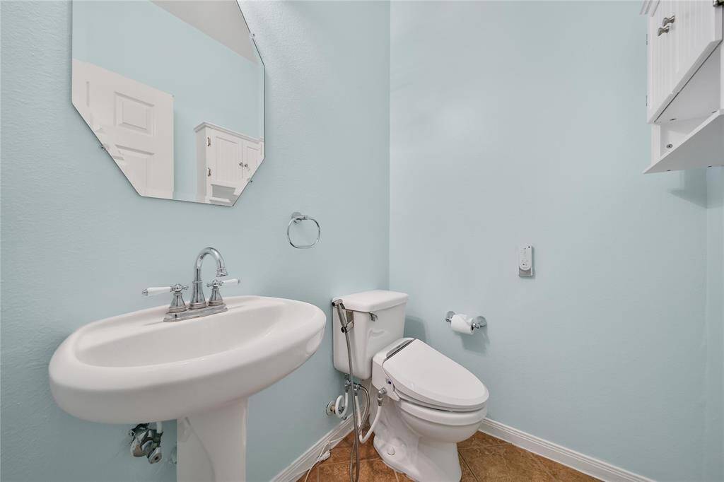 Powder room - downstairs