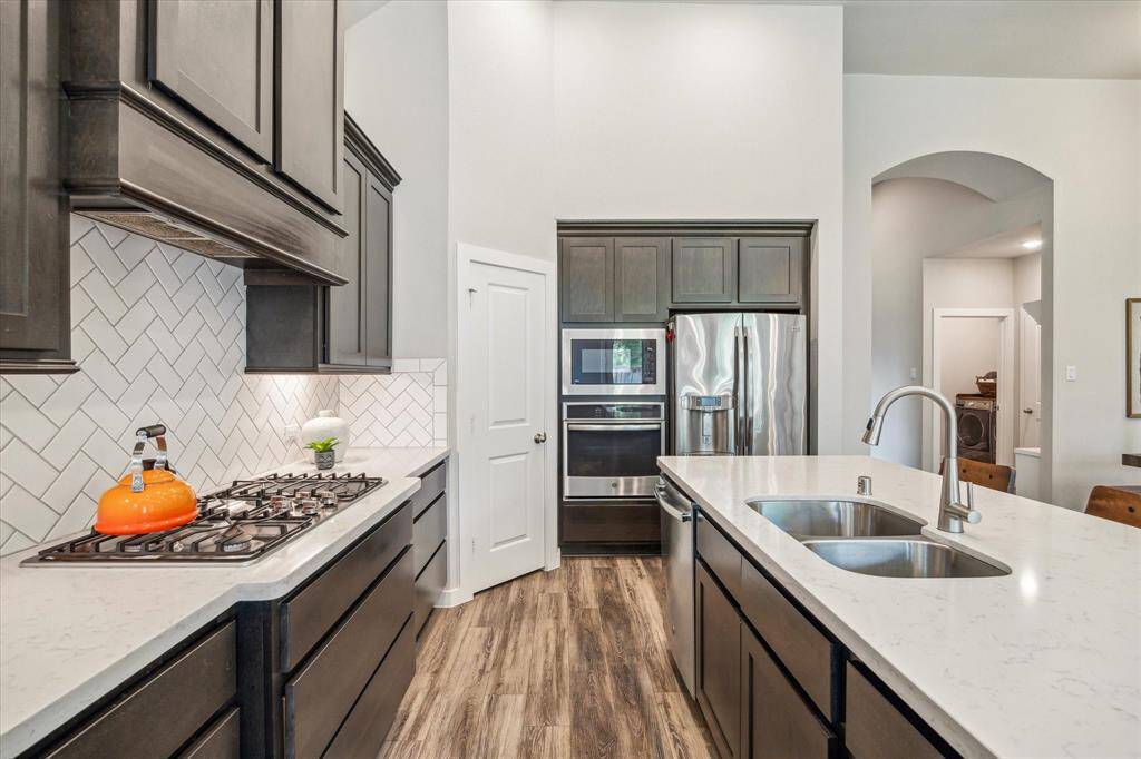 With two oversized islands you have additional bar seating up to 7!