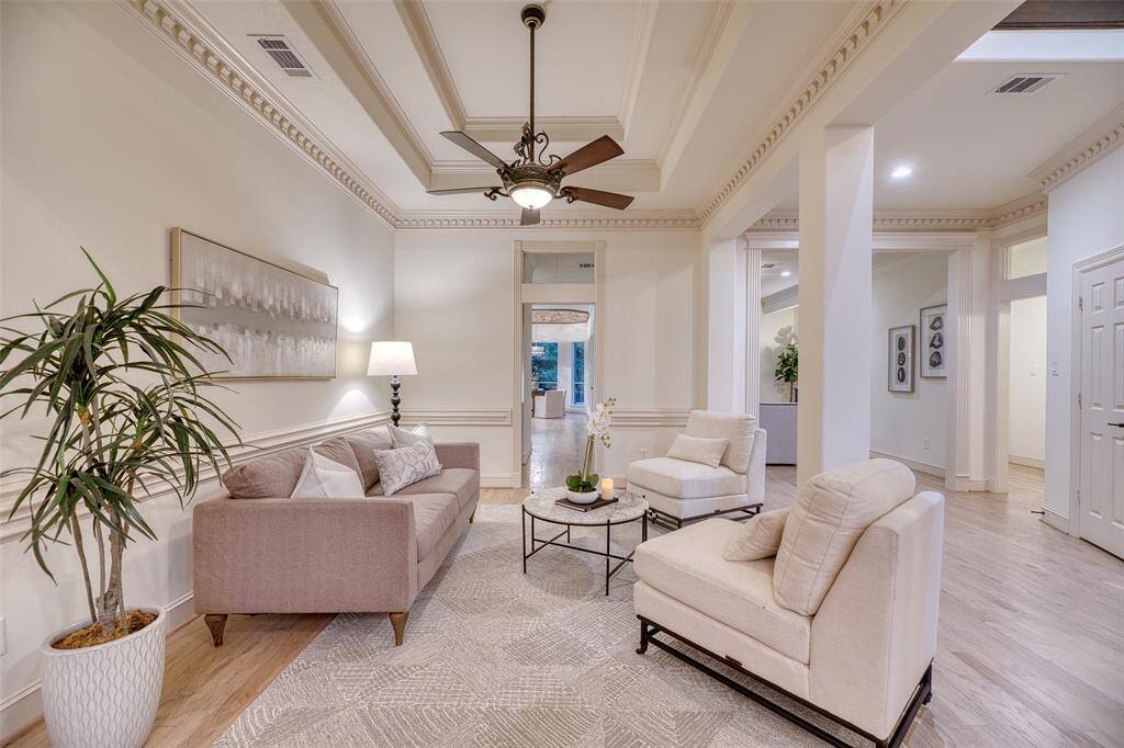 Flexible formal space can be styled as a sitting room, music room, or second study to suit any lifestyle.
