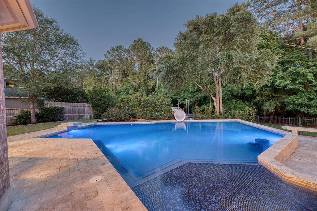 Evening Entertaining Space – Warm lighting and open-air ambiance make this a show-stopping space after sunset.