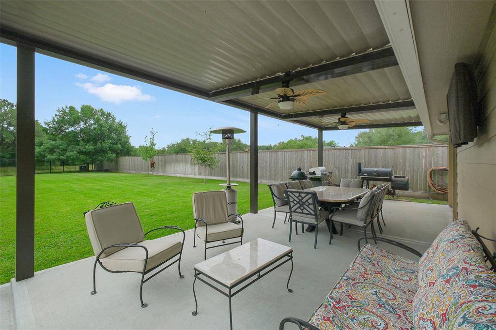 Ideal space for outdoor entertaining and relaxation.