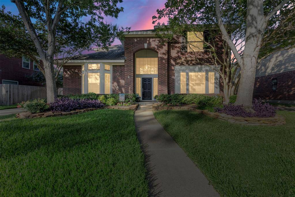 Welcome to 17326 Meadow Heights!
