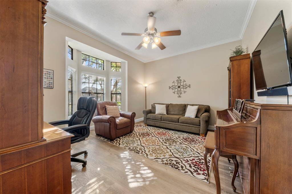 Spacious study that's great for working from home.