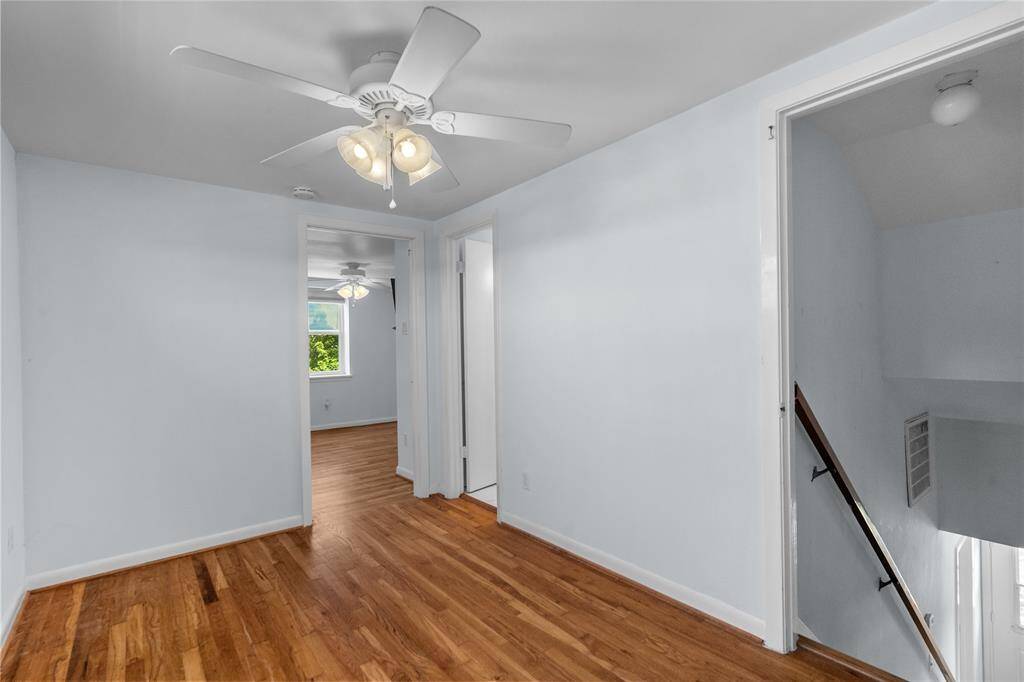 Another view of c0ommon area between bedroom 2 & 3.