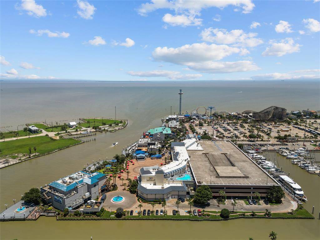 Kemah boardwalk.