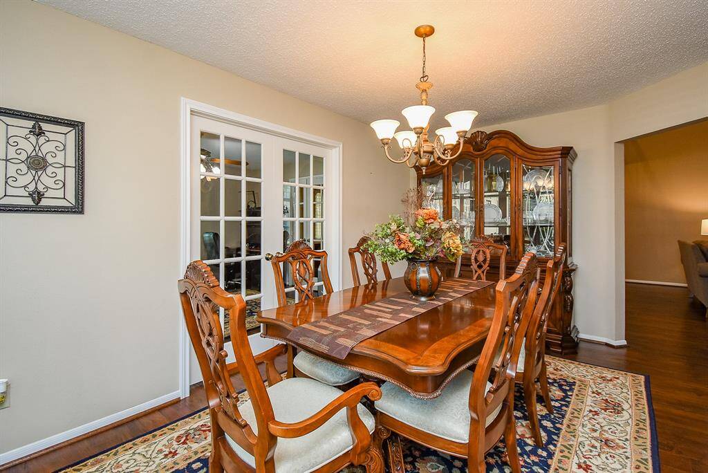 Dining room provides excellent space for parties and dinner entertainment.