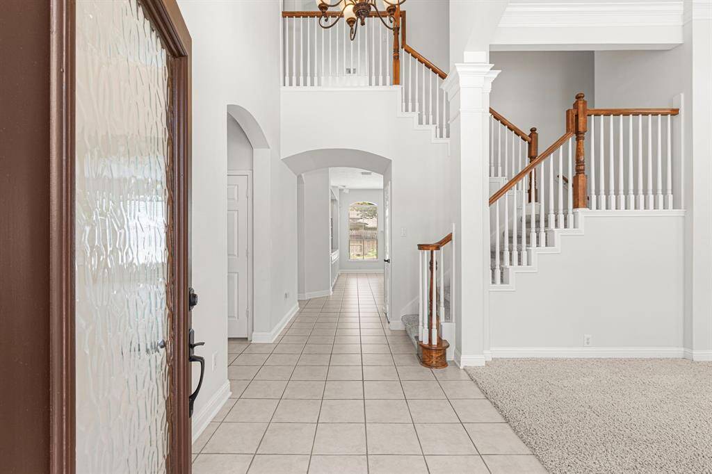 Two story ceiling in entry