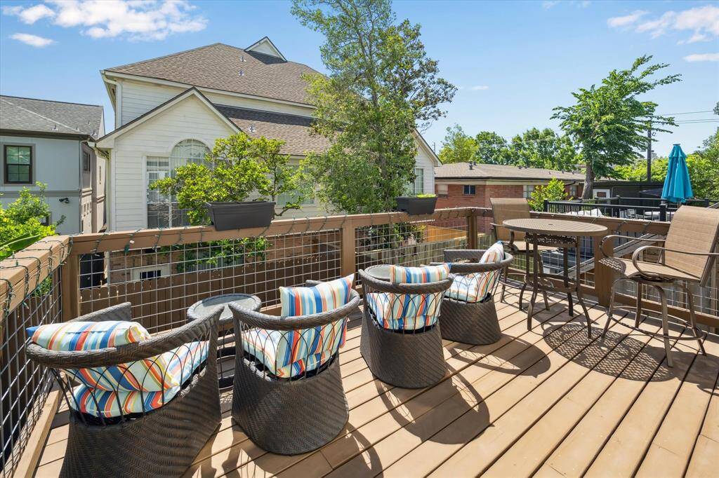 Second floor treetop balcony. Great place for casual dining or Sunday breakfast.