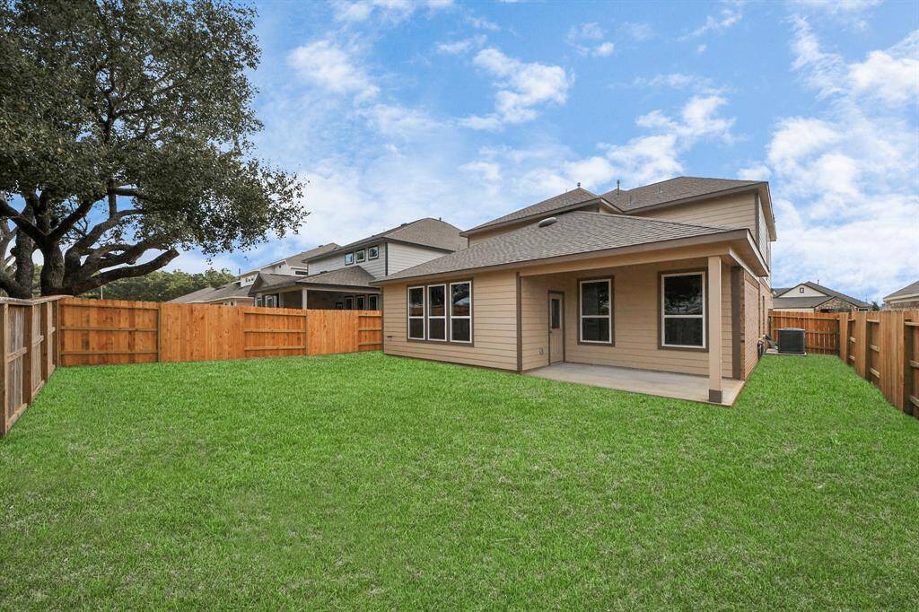 Come and see this spacious backyard with its beautiful covered patio. There is plenty ofroom for the kids to play and adults to relax. Perfect for your outdoor living space, patiofurniture, bbq pit, and so much more. The possibilities are endless!