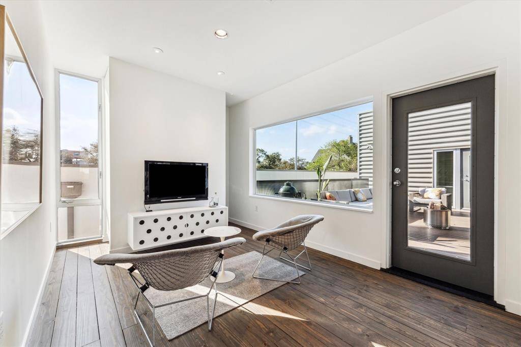 Second floor living