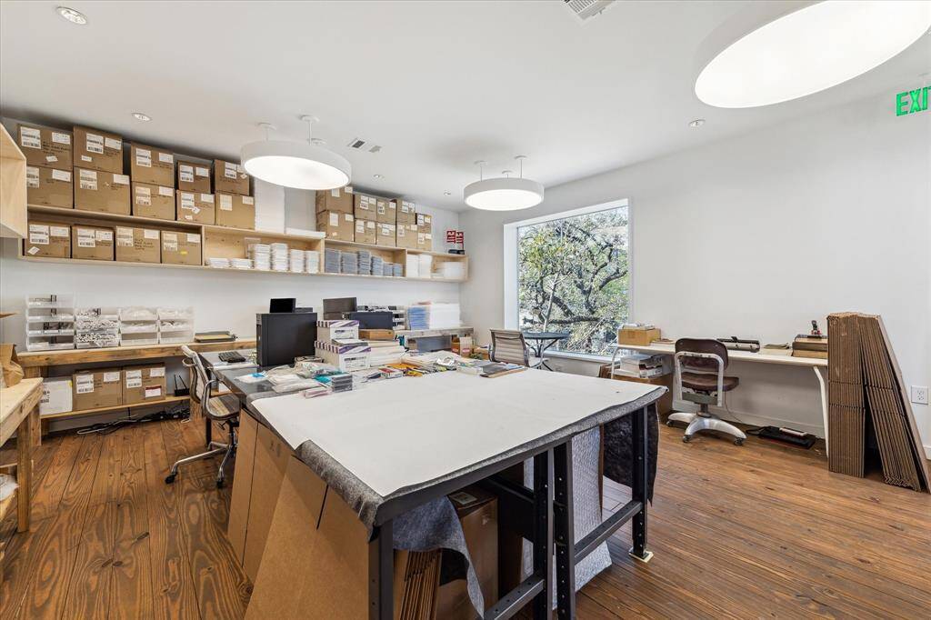 Guest suite/office